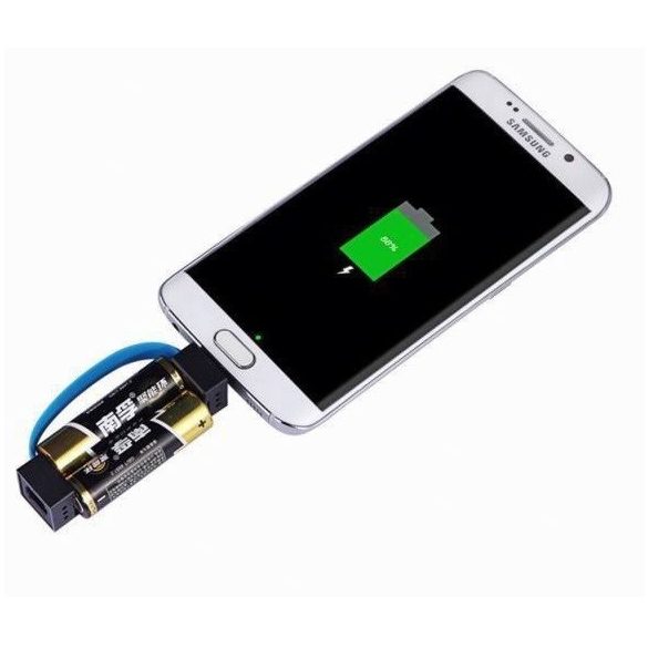 Elemmel működő telefontöltő kábel