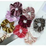 Bársonyos tapintású hajkímélő hajgumi