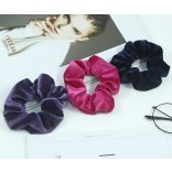 Bársonyos tapintású hajkímélő hajgumi