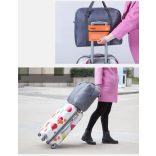 Kézipoggyász méretű, összehajtható táska