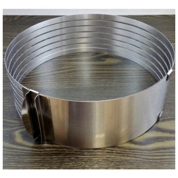 Állítható forma sütemények vágásához