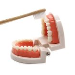 Fogmosás oktató segédeszköz gyermekek számára