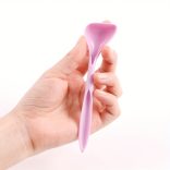 Véletlenszerű színű állateledel kanál