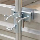 Kültéri esernyőtartó bilincs