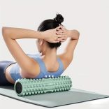 1 db EVA habos masszázs henger jógához és pilateshez, közepes keménységű, kézi működtetésű, fitnesz hátedző eszköz, mobilitásjavító, edzőtermi kiegészítő - fekete, kék, lila 30 Cm Fekete