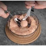 Húsgombóc készítő kanál